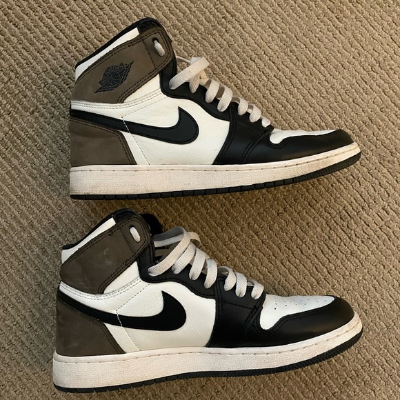 Air Jordan 1 Retro High OG Dark Mocha GS 6.5 575441-105 - Picture 6 of 14